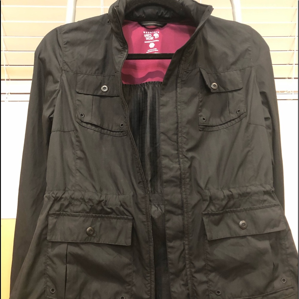 UEC Mountain Hardwear Benicia Windbreaker